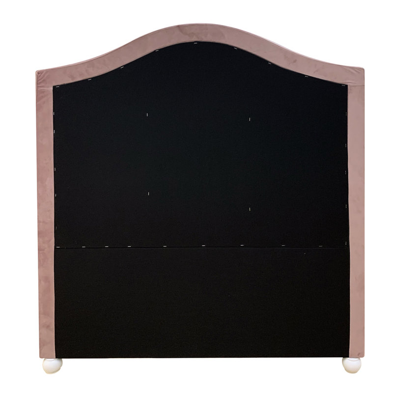 Lit simple en tissu rose pastel - tête de lit arquée de style romantique Profondeur, pièce fonctionnelle de la chambre à coucher
