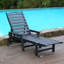Chaise longue d'extérieur en PEHD