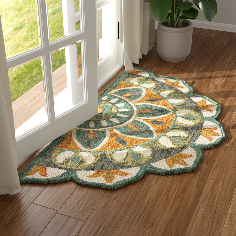 Arla Floral Oriental Hand Tufted Scalloped Wool Area Rug, Rectangle 2'3" x 3'10"