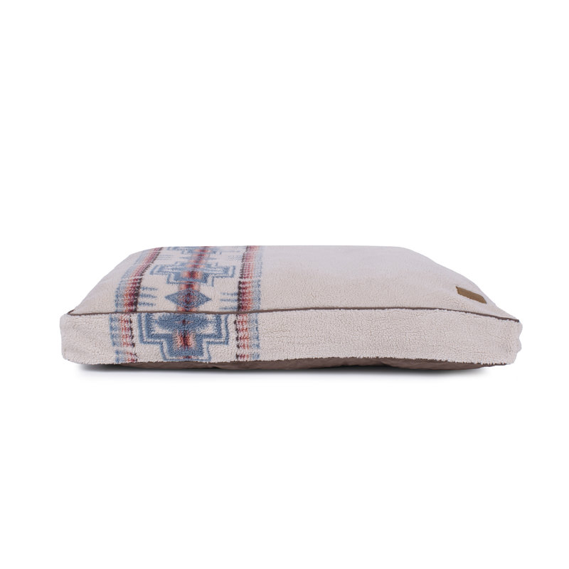 Pendleton Pet Napper, Harding Rosewood, Medium (36"w x 27"d x 4"h)