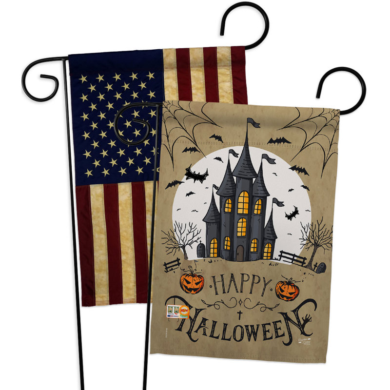 Drapeau de jardin d'Halloween en polyester 19 x 13 po Castle