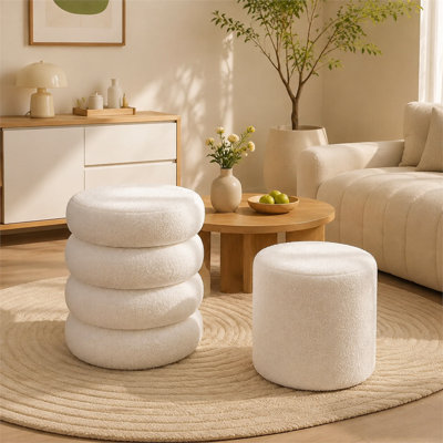 Ensemble de repose-pieds rond en velours beige (deux pièces) avec housse de rangement amovible; convient aux salons, aux chambres à coucher et aux coiffeuses modernes.