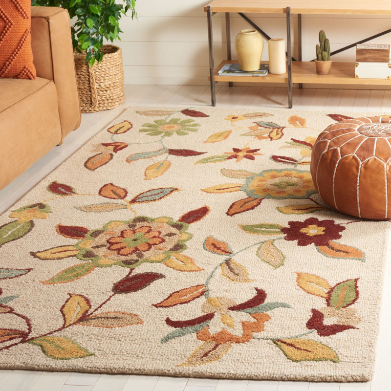 Emrick Blossom Hand Hooked Wool Floral Rug, Rectangle 5' x 8'