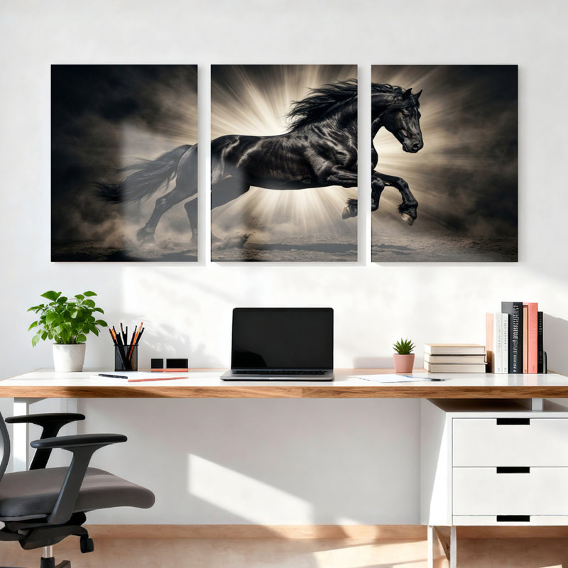 Ensemble de 3 tableaux sur toile tendue représentant un cheval noir au galop avec un soleil radieux, 1624