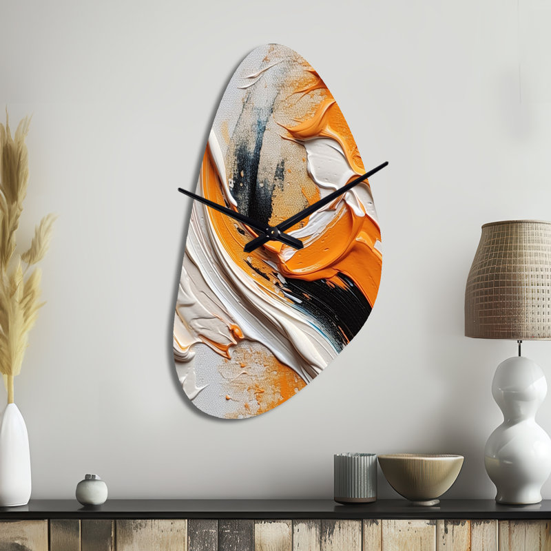 Orange et noir Mystic Spirals IV - horloge murale asymétrique abstraite en spirale, Grand