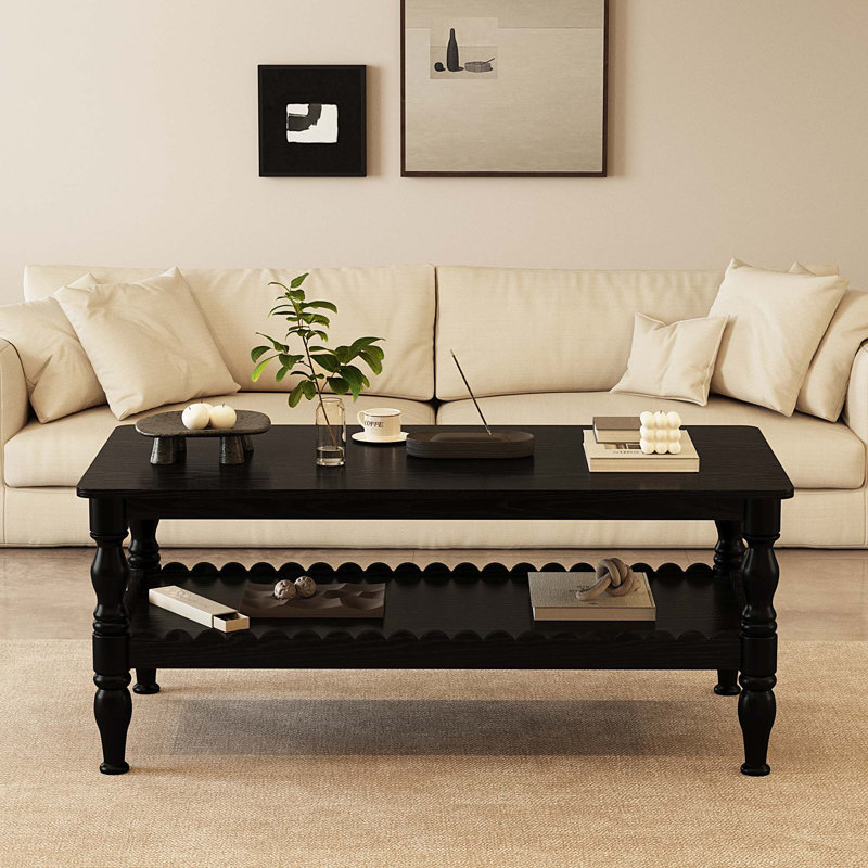 Table basse en bois massif avec rangement à 2 niveaux et pieds classiques