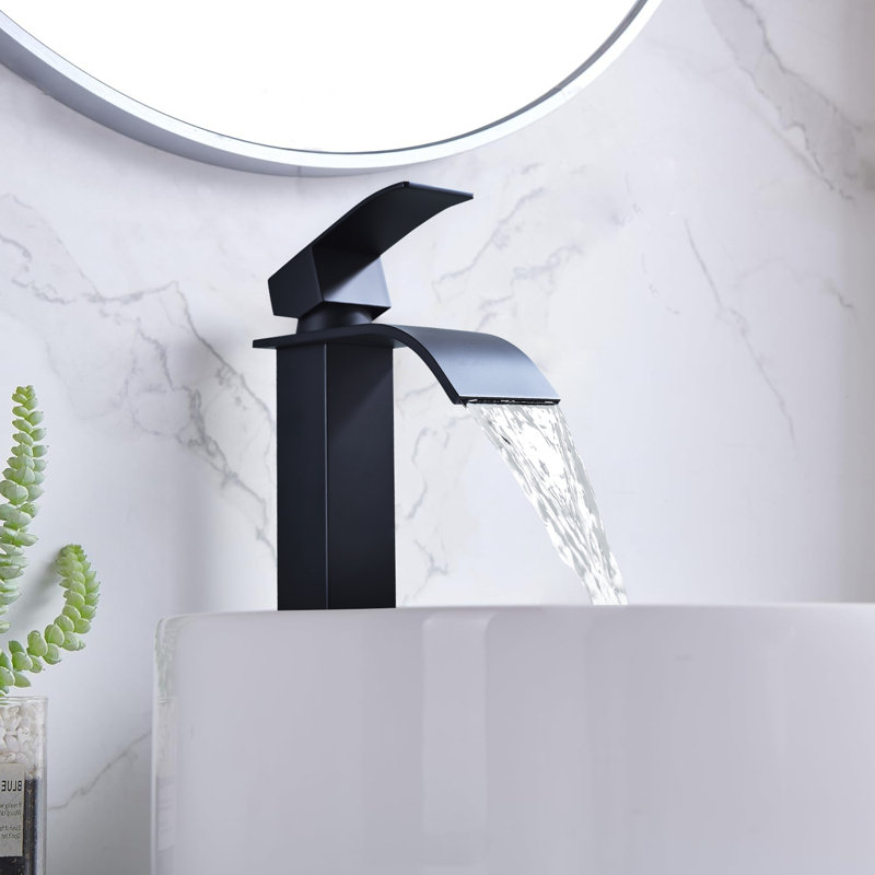 Single-handle Bathroom Faucet with Drain Assembly, Matte Black