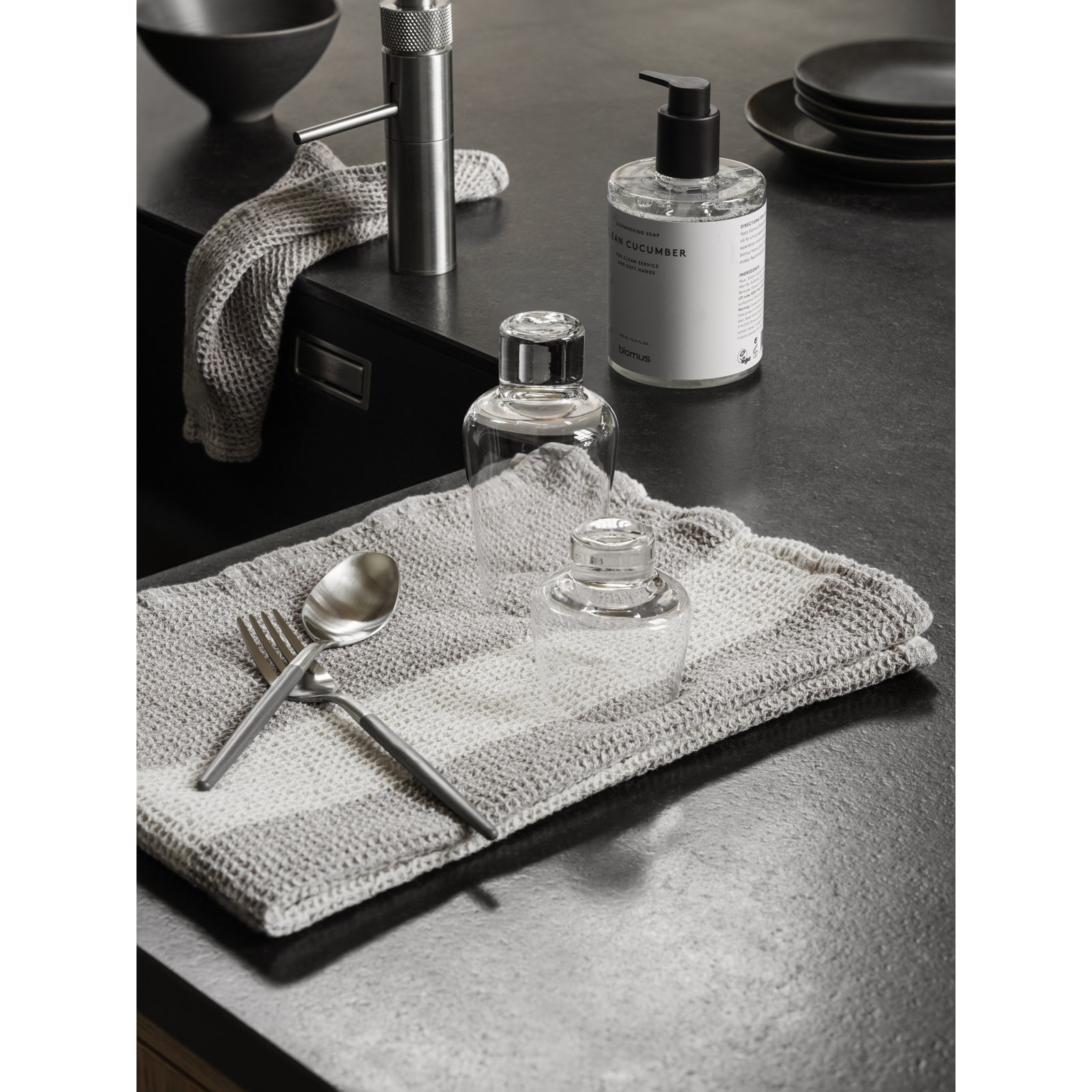 Gano Organic Cotton Tea Towel, Steel Gray/Tan