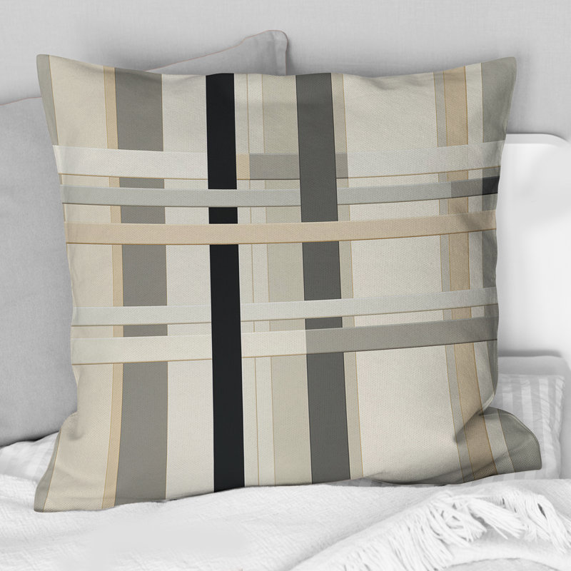 Coussin , H 18 po x l 18 po