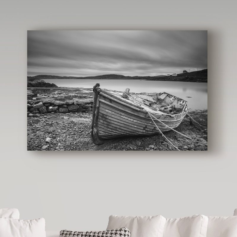 «Boat Ashore», reproduction de photo sur toile tendue, H 12 po x l 19 po