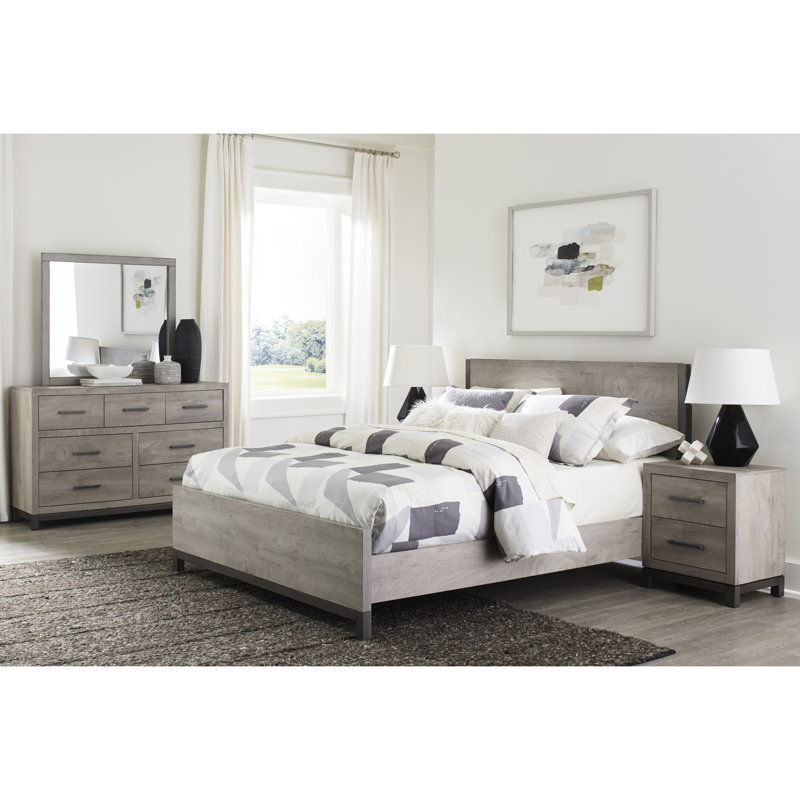 Grand lit gris - planche pour l'élégance de la chambre à coucher attrayante