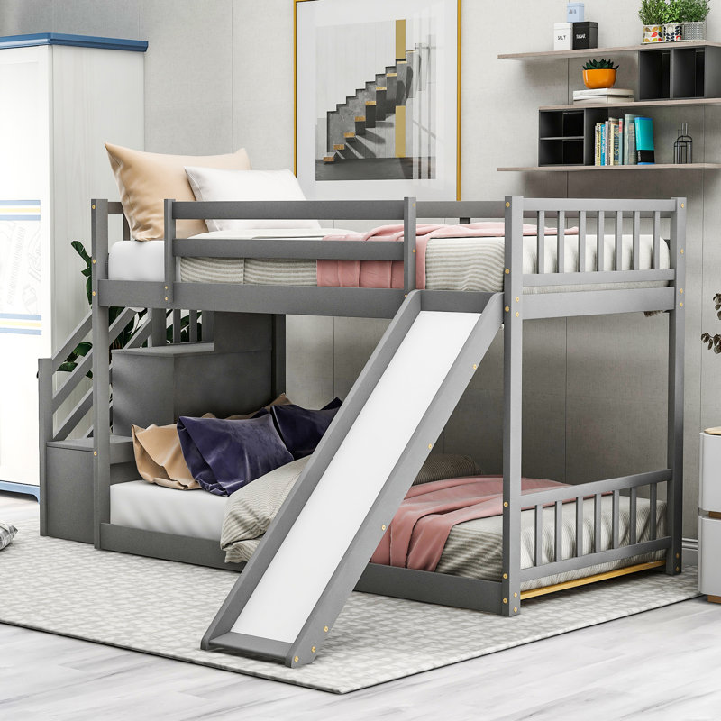 Lit simple au-dessus d'un lit superposé avec rangement en bois de pin gris de qualité et glissade amusante en bois, Gris