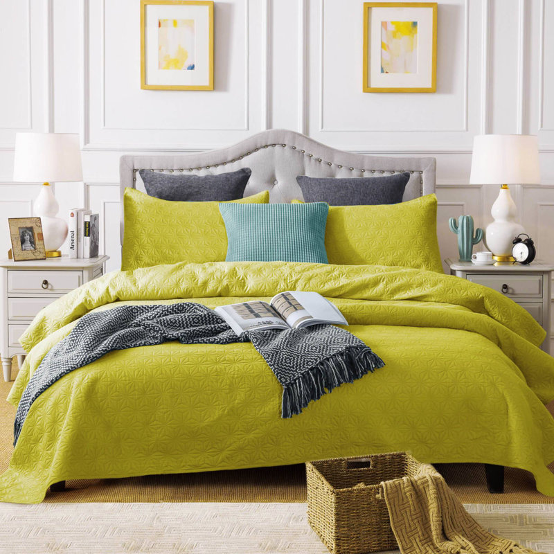 Sunshine Yellow Queen Reversible Microfiber Quilt Set