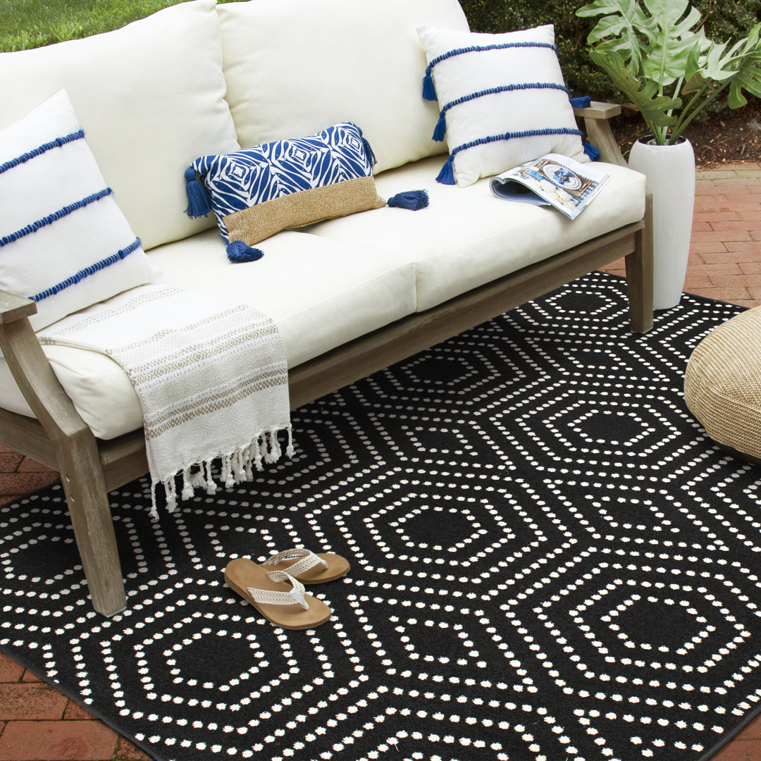 Ellar Geometric Indoor / Outdoor Area Rug in Black Hashtag Home Rug 