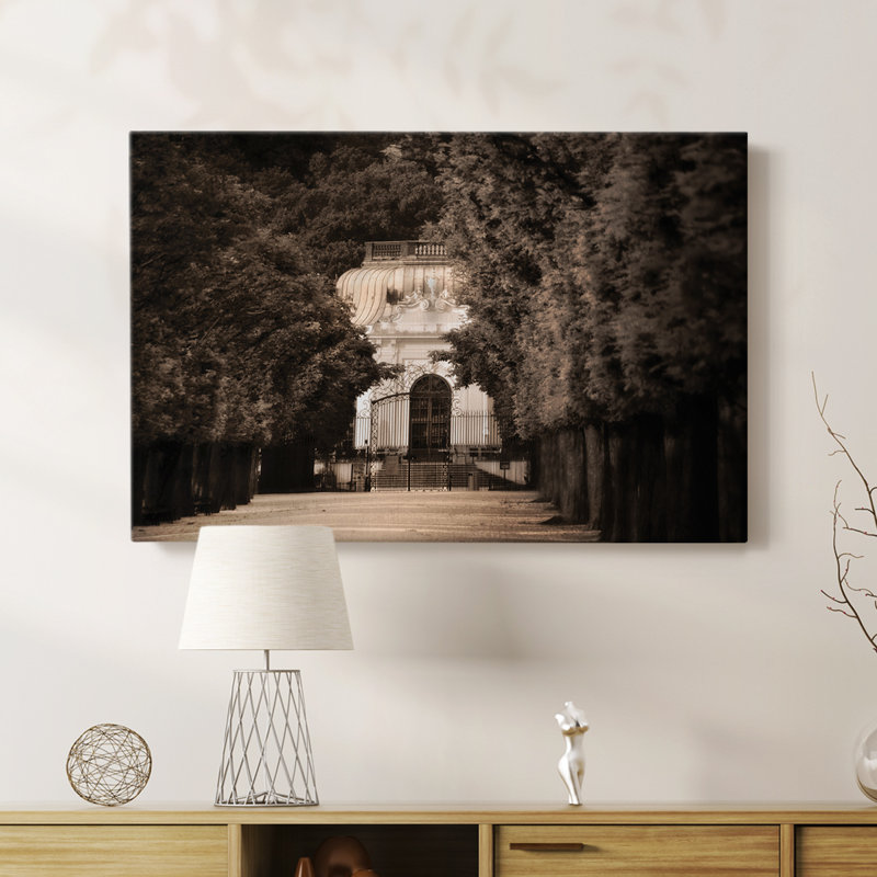 Marche de Vienne - Cavas enveloppés de galerie, H 12 po x l 18 po