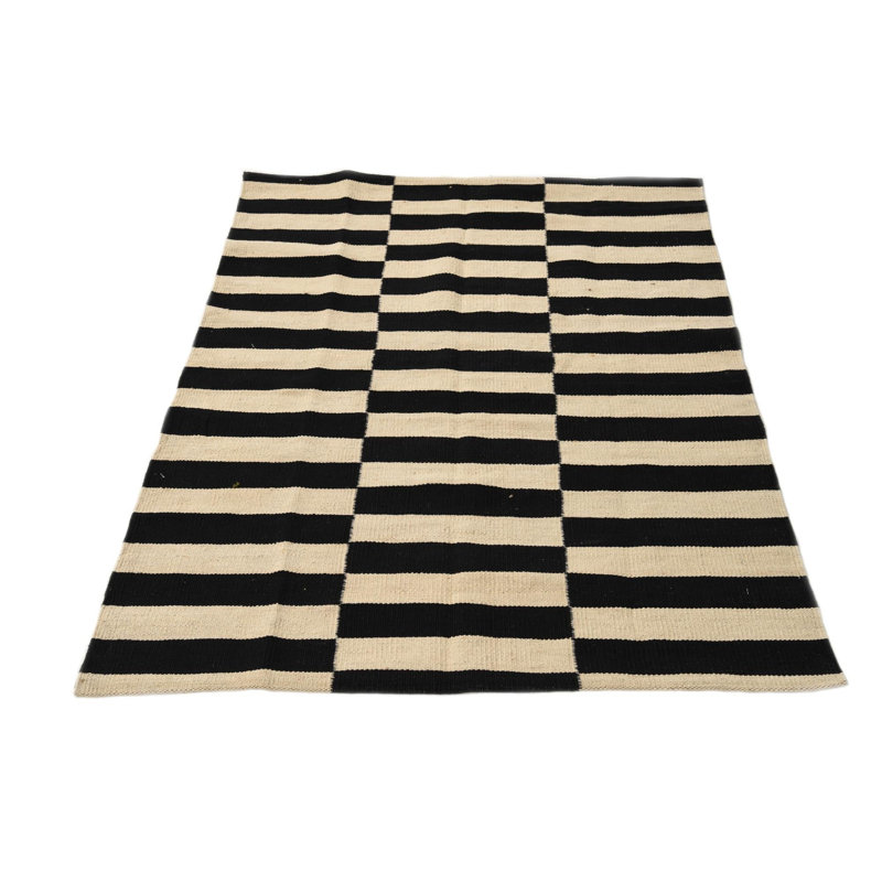 Tapis noir et blanc Pinkerton