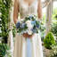 Bouquets de mariage bleu poussiéreux-875493579