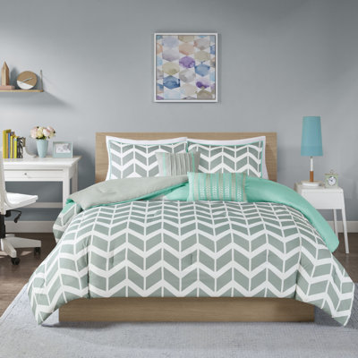 Nadia Aqua Modern & Contemporary 3-Piece Twin/Twin XL Comforter Set