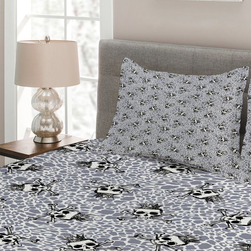 Skull Polyester Coverlet, King Bedspread + 2 Shams