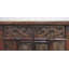 Armoire antique en orme sculpté