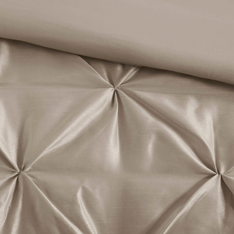 Ensemble d'édredon touffeté 7 pièces grand taupe, Queen Comforter + 6 Additional Pieces