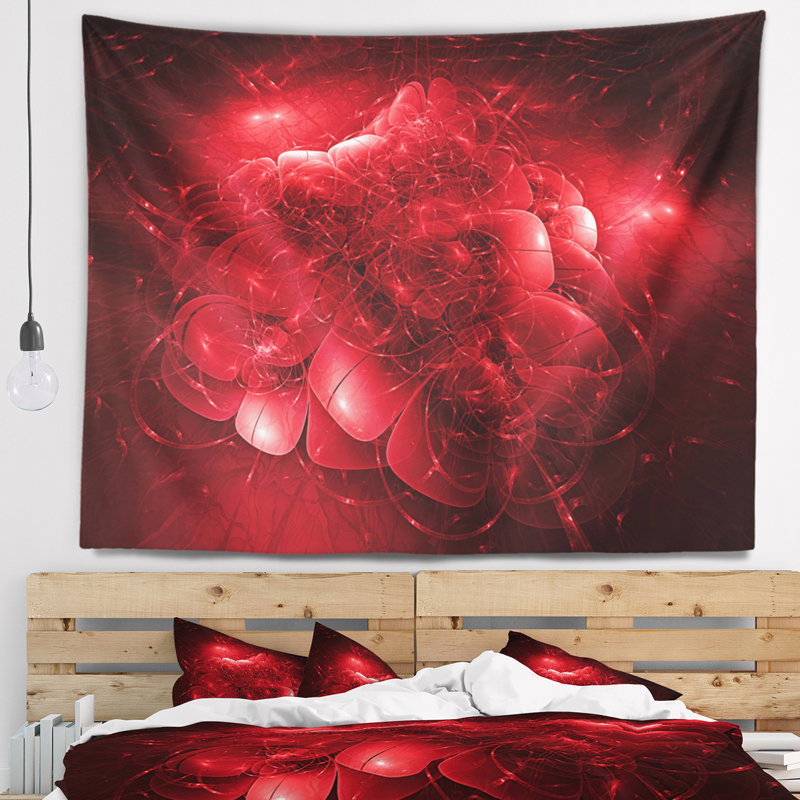Tapisserie rouge à motif floral, H 32 po x l 39 po