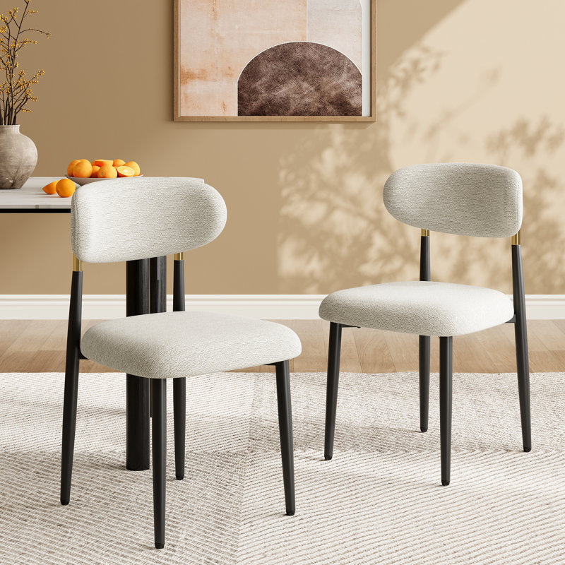 Chaises de salle à manger modernes et minimalistes, rembourrées et dotées d'une structure en métal., Beige