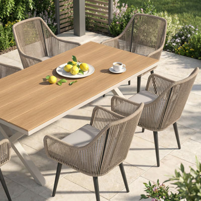 Chaise de patio avec coussin