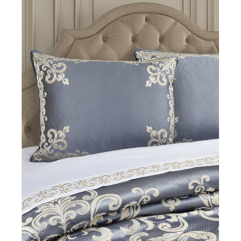 Dicaprio Queen 4Pc. Comforter Set, Queen Comforter + 2 Standard Shams