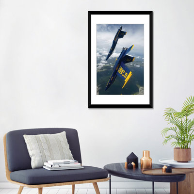 «The Blue Angels Perform a Lo Loop Manoeuvre over Pensacola Beach Florida», reproduction de photo sur toile