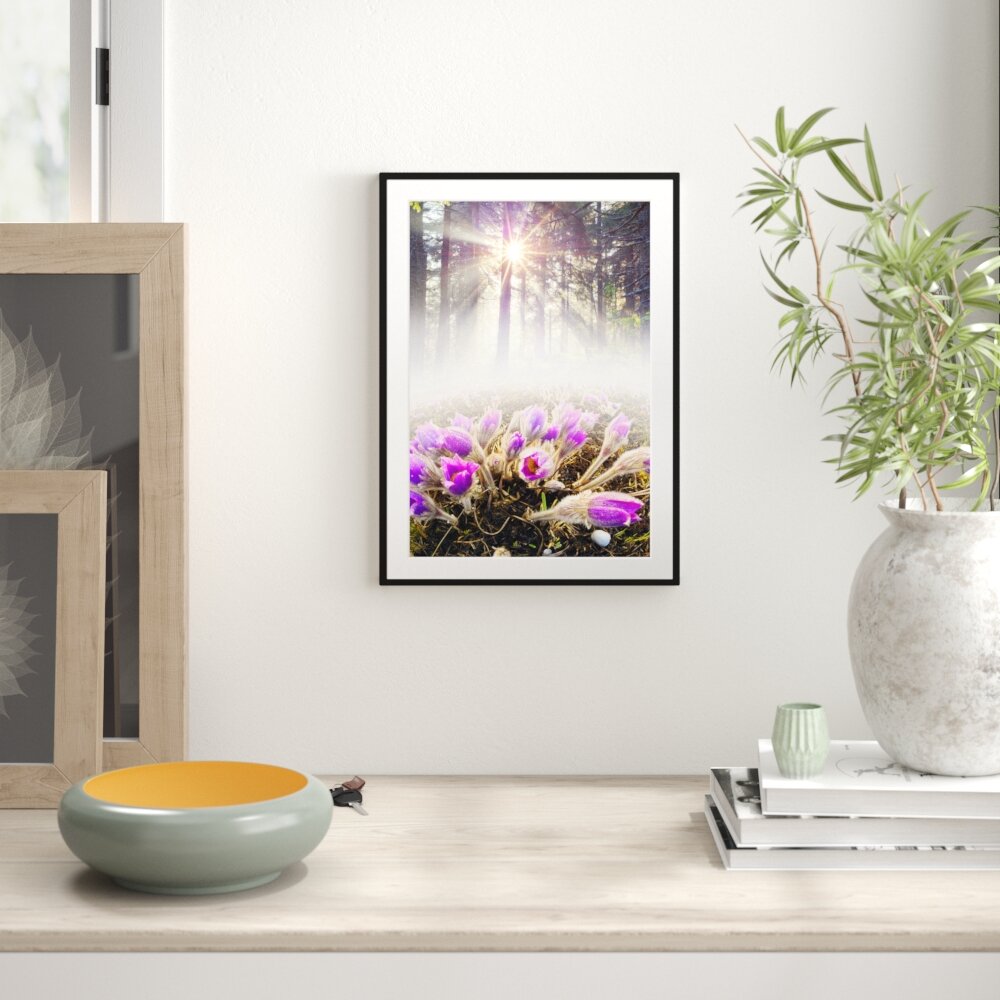 Gerahmtes Poster Lila Blumen im Wald