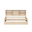 Structure de lit simple de couleur naturelle avec compartiments latéraux, tablettes modernes, 2 tiroirs, douille