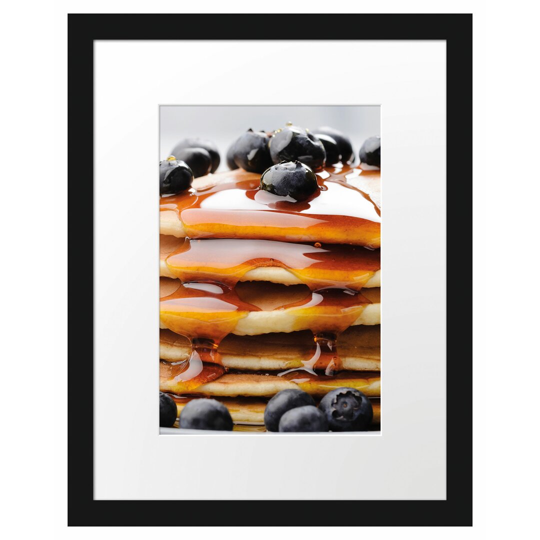 Gerahmtes Poster Pancakes mit Sirup und Blaubeeren