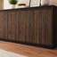 Buffet en bois à 4 portes avec prise électrique, meuble d'appoint à texture verticale ondulée sans poignées-309611024