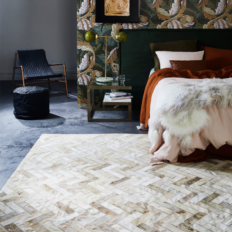 Estrella Cowhide Geometric Area Rug in Cream, Rectangle 6'7" x 9'8"