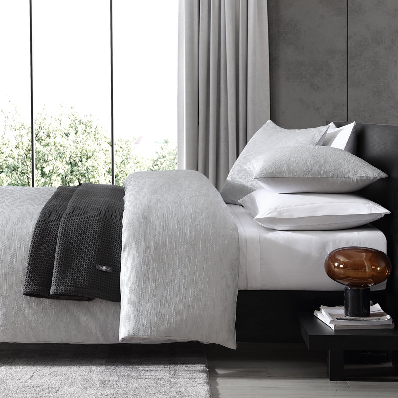 Vera Wang Illusion Duvet Cover Set, King Duvet Cover + 2 King Shams