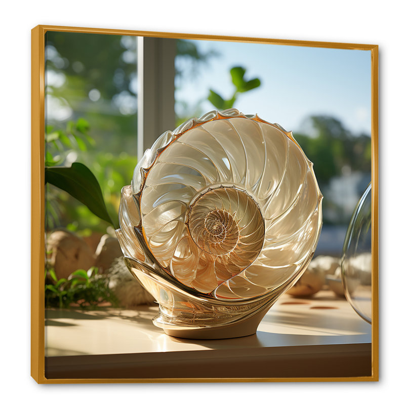 Seashell Treasures Vase sur toile, Cadre flottant doré, H 16 po x l 16 po x P 1 po