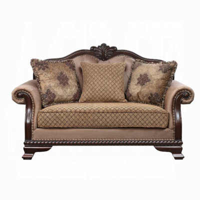 Chateau De Ville Loveseat w/3 Pillows