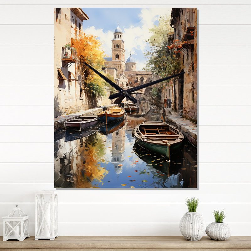 Horloge murale moderne Beige Canal Dramatic Canals High I - Cityscapes, Très grand