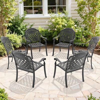 6 chaises de patio en fonte d'aluminium, coussins rouges à structure noire, moulage exquis avec pétales et détails rectangulaires, revêtement thermolaqué pour la protection contre les intempéries, conception de siège confortable, empilable