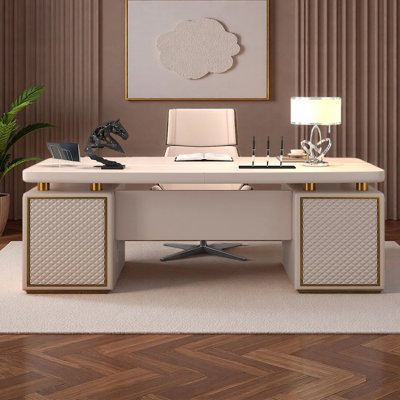 Bureau simple et moderne