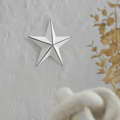 Festive Finds Metal Star Distressed Rust