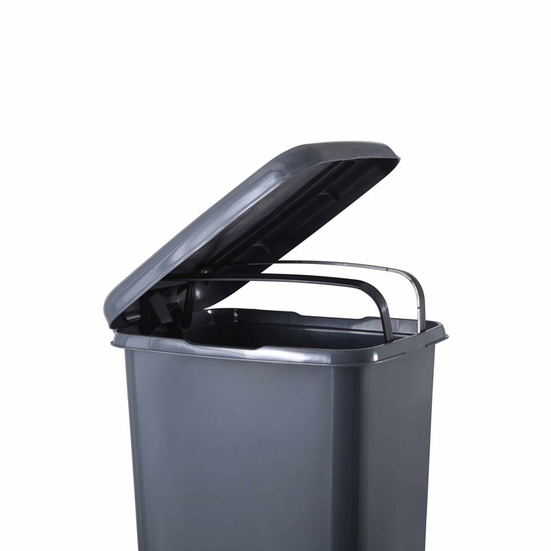Poubelle avec pédale Superio Slim - 16 gallons, poubelle, petite poubelle pour salle de bain, cuisine, bureau, patio ou cour arrière - gris onyx (paquet de 2)