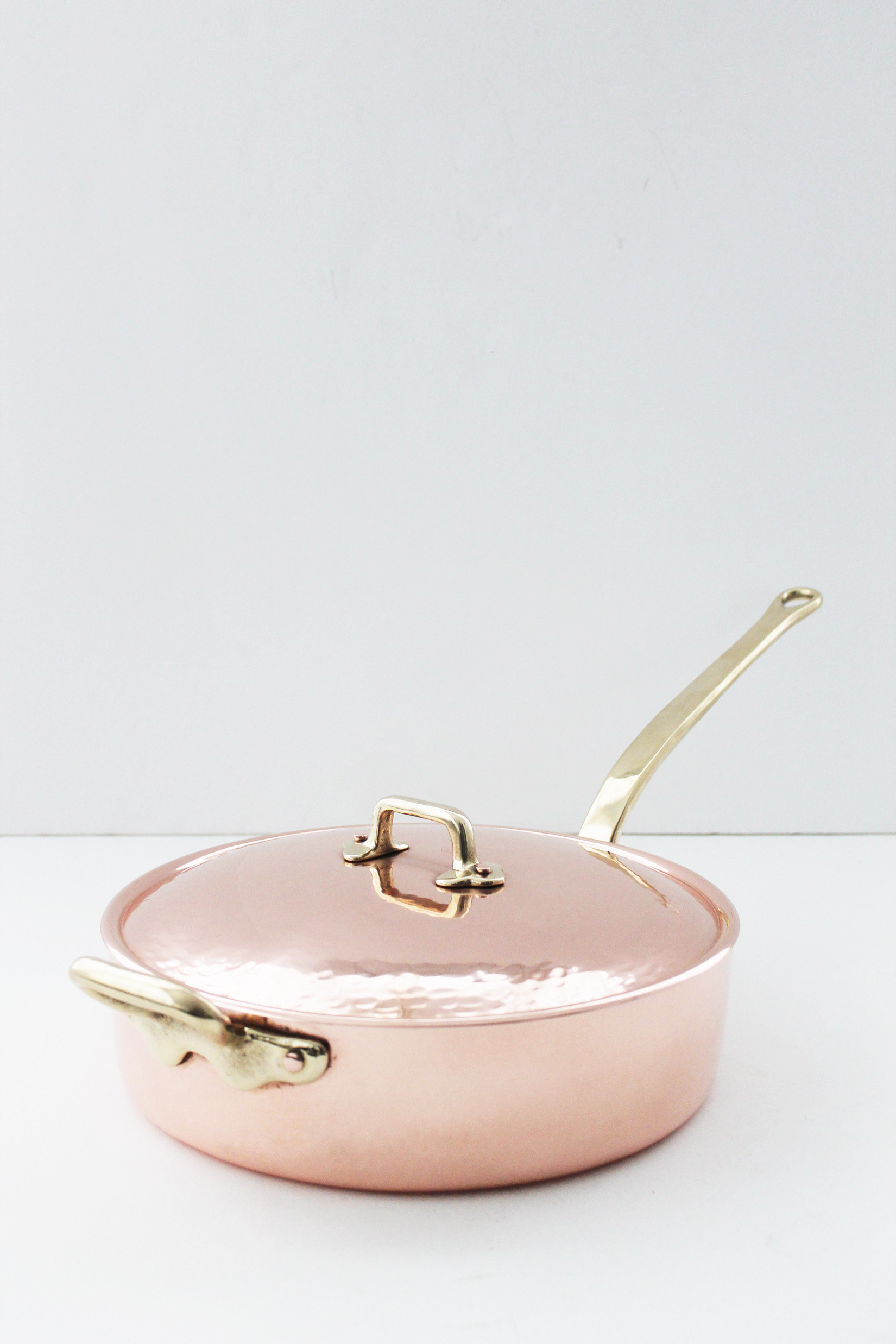 Coppermill Kitchen | Vintage Inspired Medium Saute Pan & Lid | Authentic  Copper & Brass | Tin-Lined | Hammered Finish | Made in Italy | 2.25 Quarts