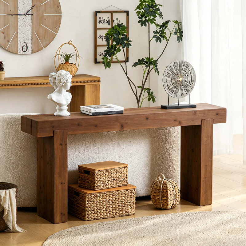 Console en bois naturel avec texture rustique et design minimaliste