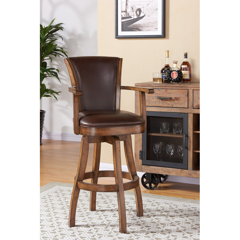 Tabouret de bar pivotant avec accoudoirs en bois et similicuir Shockley, Tabouret de bar (assise de 30 po de hauteur)