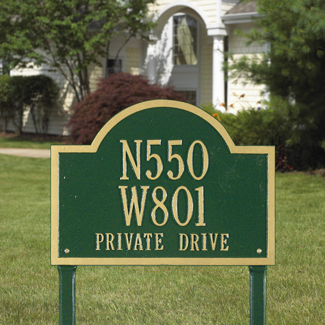 Wisconsin Special 3-Line Lawn Address Sign, Green and Gold, Yes