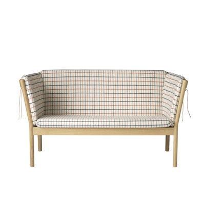 J148 Loveseat