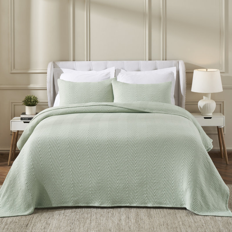 Superior Aswan Medium Weight Cotton Blend Textured Modern Chevron Pattern Coverlet, Green, Queen Coverlet + 2 Shams
