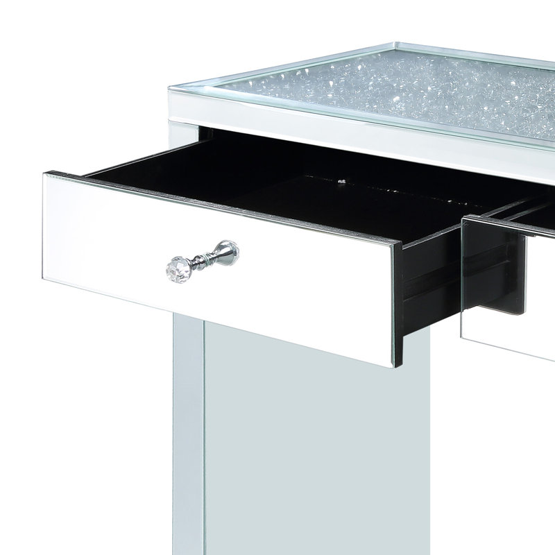 Console, miroir et faux diamants